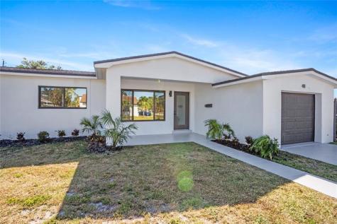 48 SE 7th Street Hollywood FL 33004