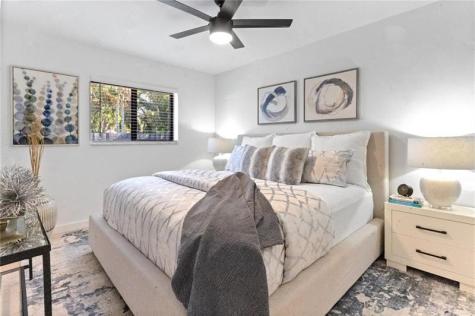 48 SE 7th Street Hollywood FL 33004