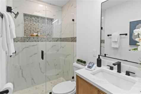48 SE 7th Street Hollywood FL 33004