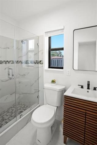 48 SE 7th Street Hollywood FL 33004