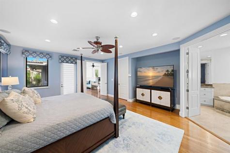 2341 NE 48 Court Lighthouse Point FL 33064