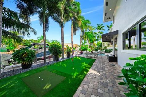 2341 NE 48 Court Lighthouse Point FL 33064