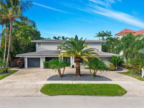 2341 NE 48 Court Lighthouse Point FL 33064