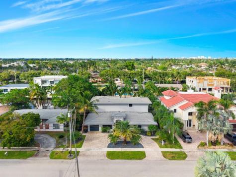 2341 NE 48 Court Lighthouse Point FL 33064