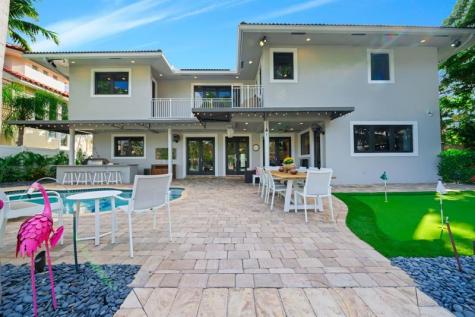 2341 NE 48 Court Lighthouse Point FL 33064