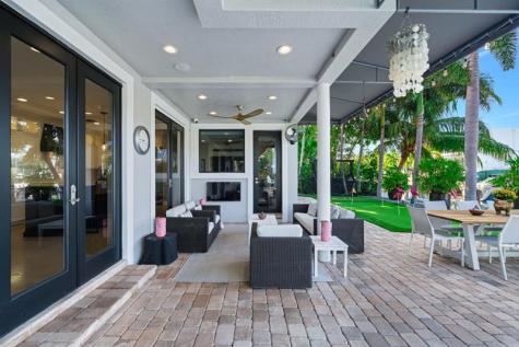 2341 NE 48 Court Lighthouse Point FL 33064