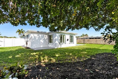 1004 SE 14th Street Deerfield Beach FL 33441