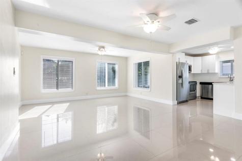 1004 SE 14th Street Deerfield Beach FL 33441