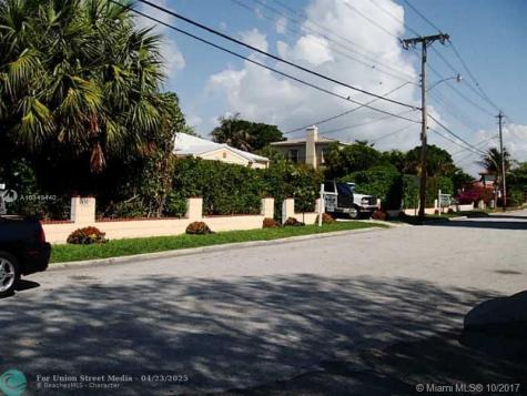 9324 Abbott Avenue Surfside FL 33154