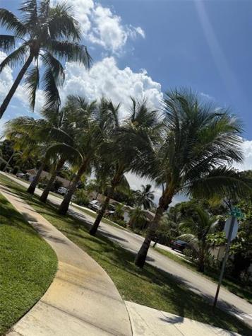 401 SW 73rd Avenue North Lauderdale FL 33068