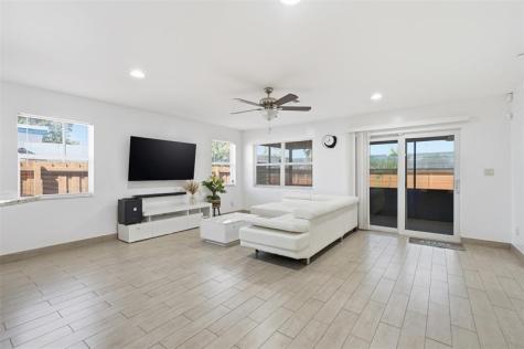 5015 SW 18th Street West Park FL 33023