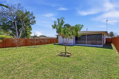 5015 SW 18th Street West Park FL 33023