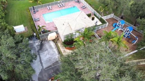 4480 NW 42nd Terrace Coconut Creek FL 33073