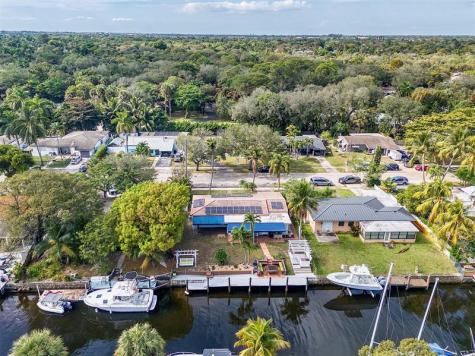 2100 SW 23rd Terrace Fort Lauderdale FL 33312
