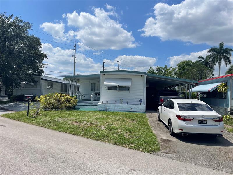 8581 SW 20th Place Davie FL 33324