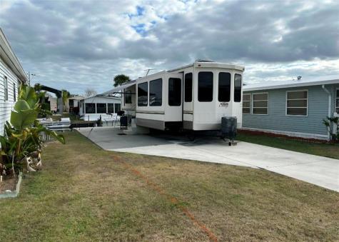 18 Shell Road Okeechobee FL 34974