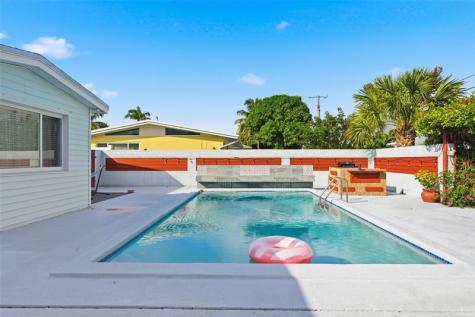 807 W Ocean Avenue Lantana FL 33462