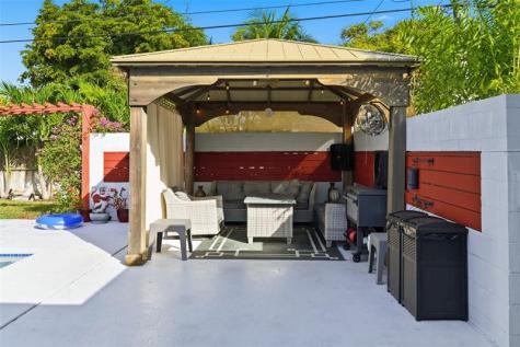 807 W Ocean Avenue Lantana FL 33462