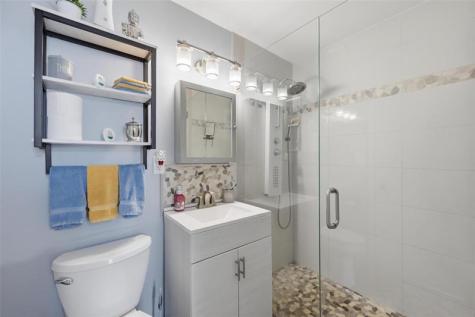 807 W Ocean Avenue Lantana FL 33462