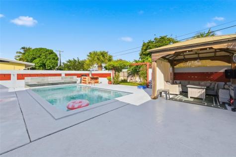 807 W Ocean Avenue Lantana FL 33462