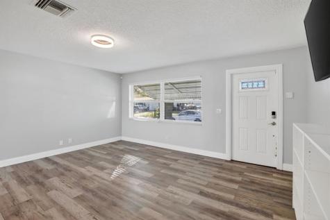 8845 NW 14th Street Plantation FL 33322