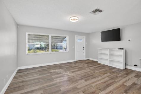 8845 NW 14th Street Plantation FL 33322