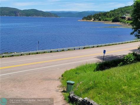 6975 S Blvd.de La Grande Baie Sud Other County - Not In USA QC G7B 3P6