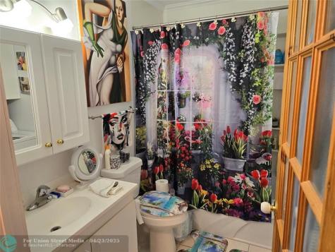 6975 S Blvd.de La Grande Baie Sud Other County - Not In USA QC G7B 3P6
