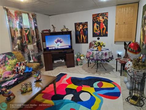 6975 S Blvd.de La Grande Baie Sud Other County - Not In USA QC G7B 3P6