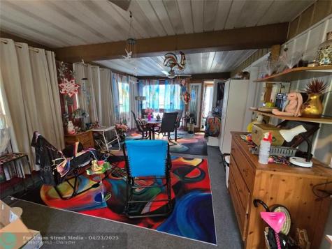 6975 S Blvd.de La Grande Baie Sud Other County - Not In USA QC G7B 3P6