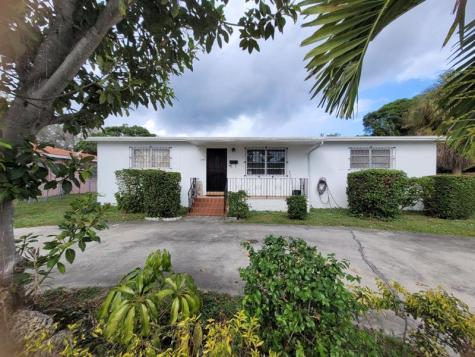 1045 NE 135th Street North Miami FL 33161