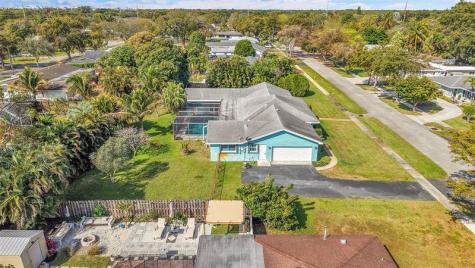 7480 NW 9th Street Plantation FL 33317