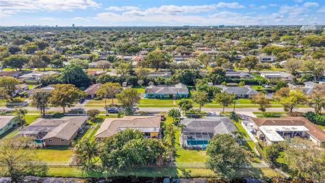 7480 NW 9th Street Plantation FL 33317