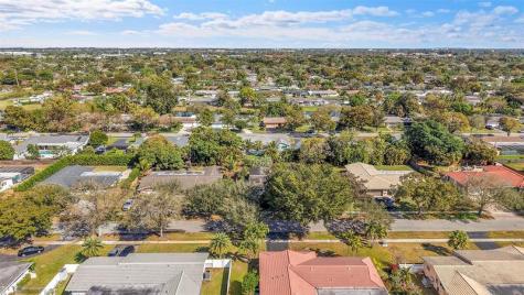 7480 NW 9th Street Plantation FL 33317