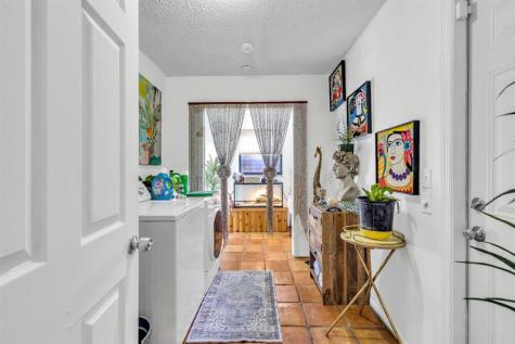 980 SW 70th Avenue Plantation FL 33317
