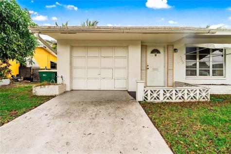 5702 NW 47th Lane Tamarac FL 33319