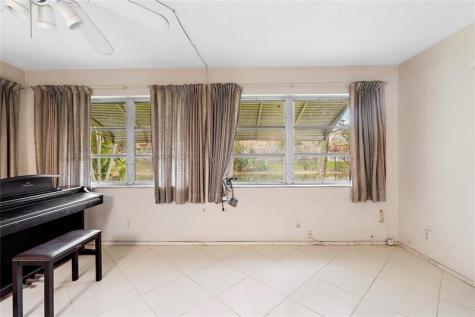 5702 NW 47th Lane Tamarac FL 33319