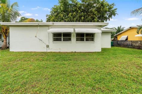 5702 NW 47th Lane Tamarac FL 33319