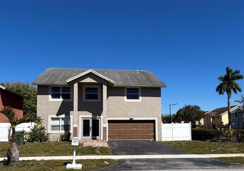 9711 SW 13th Street Pembroke Pines FL 33025