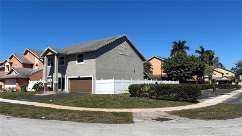 9711 SW 13th Street Pembroke Pines FL 33025