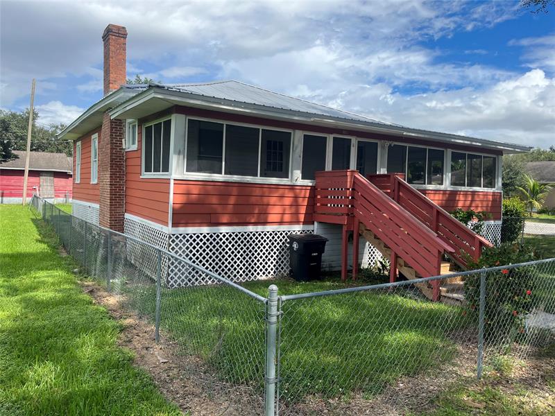 301 Avenue L Moore Haven FL 33471