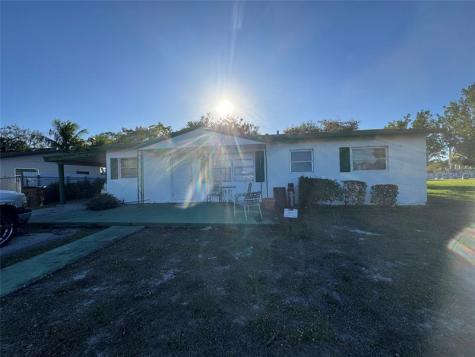 1041 SW 4th Terrace Deerfield Beach FL 33441