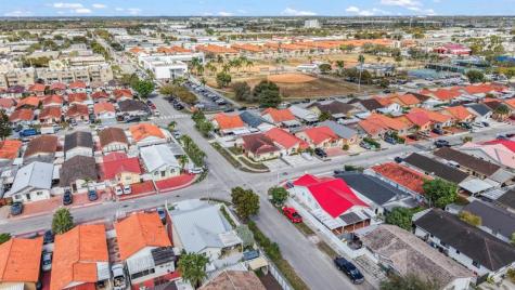 2597 W 73rd Place Hialeah FL 33016