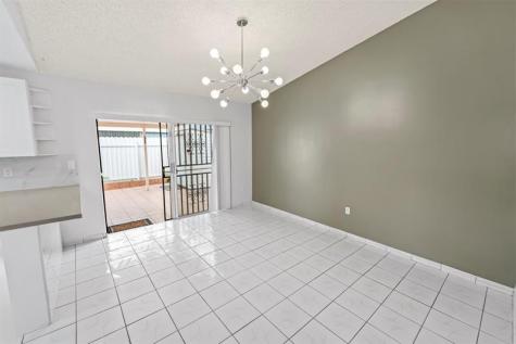 2597 W 73rd Place Hialeah FL 33016