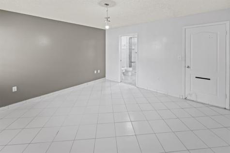 2597 W 73rd Place Hialeah FL 33016