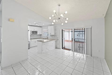 2597 W 73rd Place Hialeah FL 33016