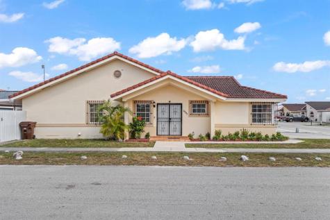 2597 W 73rd Place Hialeah FL 33016