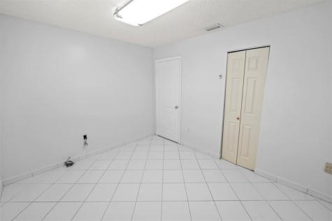 2597 W 73rd Place Hialeah FL 33016