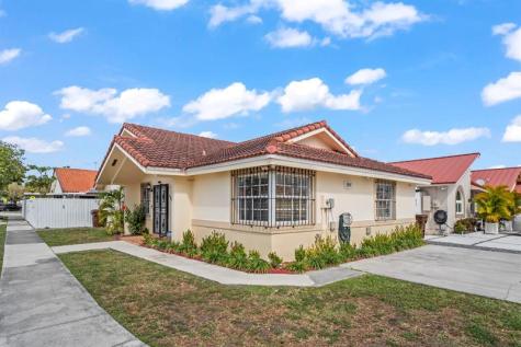 2597 W 73rd Place Hialeah FL 33016