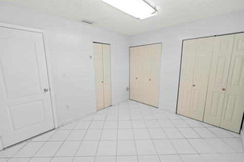 2597 W 73rd Place Hialeah FL 33016